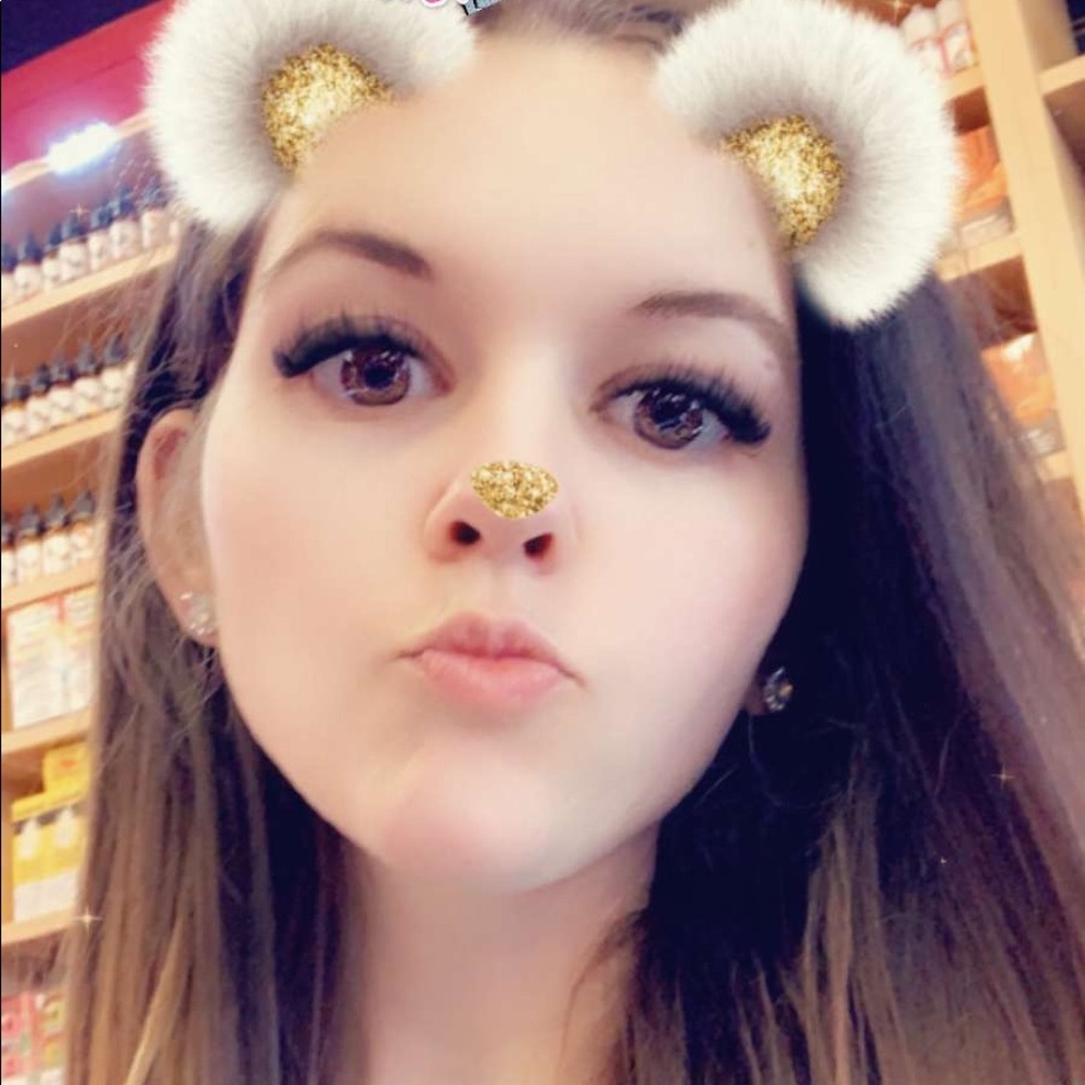 Meet your Posher, Kayla
